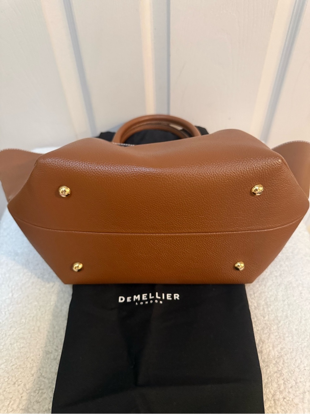 DeMellier Midi New York Tan Leather Tote Bag with Gold Hardware - Picture 4 of 11